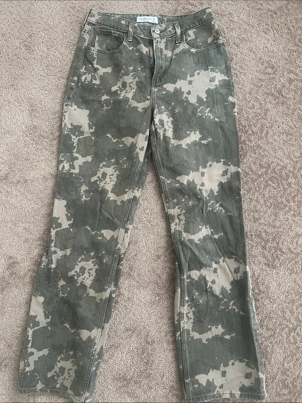 Abercrombie & Fitch Curve Love High Rise 90s Relaxed Camp Jeans
